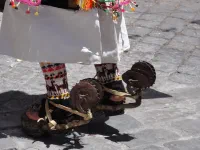 Détail d'un éperon de fête. Ça fait un boucan d'enfer !!!