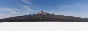 Vue sur le volcan Thunupa (5400 m) que nous avons contourné pour arriver sur le salar