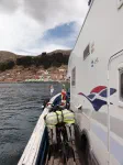 Traversée du lac à San Pedro de Tiquina sur un vieux bac, en compagnie des Charles que l'on recroise.