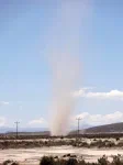 On peut voir beaucoup de tornades, de tailles plus ou moins impressionnantes. On touche du bois : on ne s'est jamais retrouvé au milieu !
