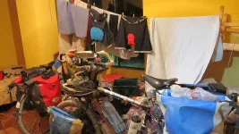 Nuit à l'hôtel = lessive = chambre en bazar