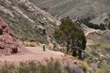 Les derniers kilomètres sont en mode VTT & pilotage de précision. Nous descendons lentement mais sûrement