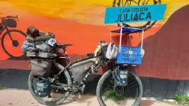 Vélo de Giuliano, argentin qui voyage avec son chien