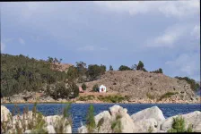 Pique-nique au bord du lac, avec un orage lointain en fond sonore