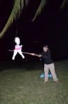 Marie casse la gueule à sa mignonne petite souris rose danseuse étoile. Le Guatemala, ça craint, même les petites souris roses danseuses étoile ne sont pas en sécurité.