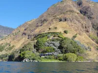 Exemple de "petite" propriété sur les bords du lac