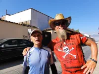 Départ de Chris et Robert, amis cyclistes rencontrés sur la route. Prochaine étape pour eux : Cuba !