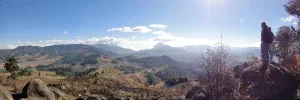 Ascension d'un petit volcan avec Carl, notre hôte