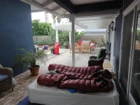Le "bivouac" du soir : matelas gonflable queen size