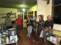 Dernière et inespérée soirée avec nos amis cyclotouristes Urs, Arthur, Lisbeth et Jorge chez Emilio.