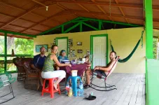 Déjeuner sur la terrasse