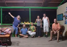 Avant d'attaquer l'apéro, à base de coktails noix de coco (du jardin, évidemment) rhum