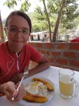 le maintenant traditionnel "arroz à la cubana" de la Dring Team : riz + bananes plantains + œuf au plat. Plat du pauvre et du cyclotouriste