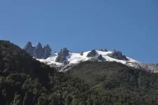 "Du haut de ces glaciers, quelques millions d'années d'orogénèse vous regardent"