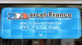 "Leader incontestable en cosmétique capillaire." Quelqu'un connaît cette enseigne en France ?