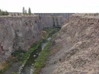 Crooked River, au fond d'un canyon
