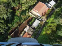 Vue depuis le téléphérique qui nous emmène à Monte, situé dans les hauteurs de Funchal, sur l'île de Madère