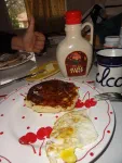 Pancake maison + beurre + sirop d'érable + oeuf au plat + jus d'orange + poire au sirop => EPO