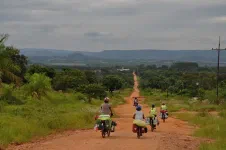 Dernière ligne droite avant de rejoindre l'asphalte, après une trentaine de kilomètres de piste