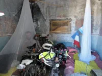 la petite pièce dans laquelle nous avons pu dormir. Ça n'est pas le Hilton mais on y est plutôt bien.