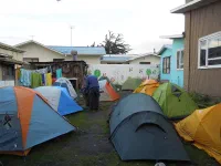 Le camping de l'hôtel paraît assez chargé