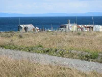 Quelques refuge de pêcheurs émaillent la route.